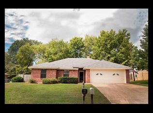 421 Ridgeway Cir, Hallsville, TX 75650