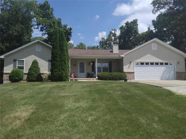 15 Madison Ln, Hawk Point, MO 63349