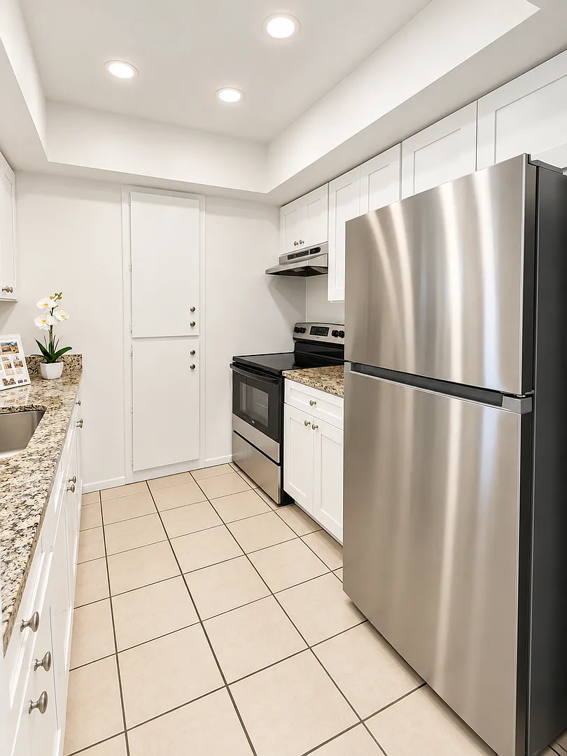 Spacious 2-Bedroom, 2-Bathroom Apartment in Bradenton — Photo 2