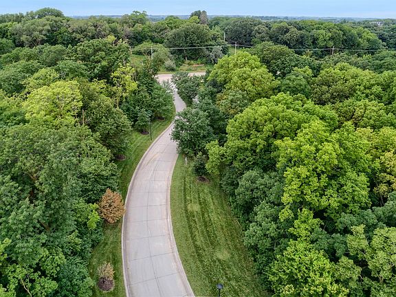 3rd image of 7160 Silver Creek Cir