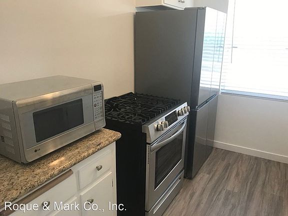 2nd image of 943 6th St APT G
