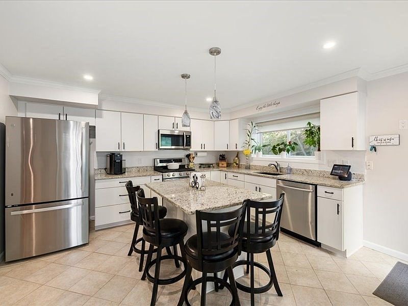 1st image of 16 Whalers Ln Unit 16