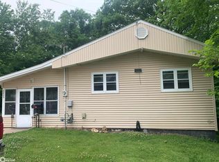 2805 Yoder Dr, Burlington, IA 52601