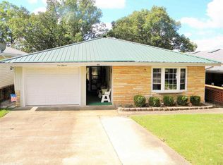 911 N Manor Dr, Horseshoe Bend, AR 72512