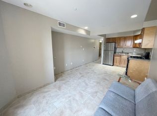 3076 38th St APT 4, Astoria, NY 11103