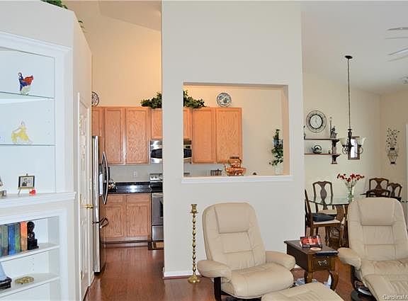 4th image of 7535 Carrington Forest Ln