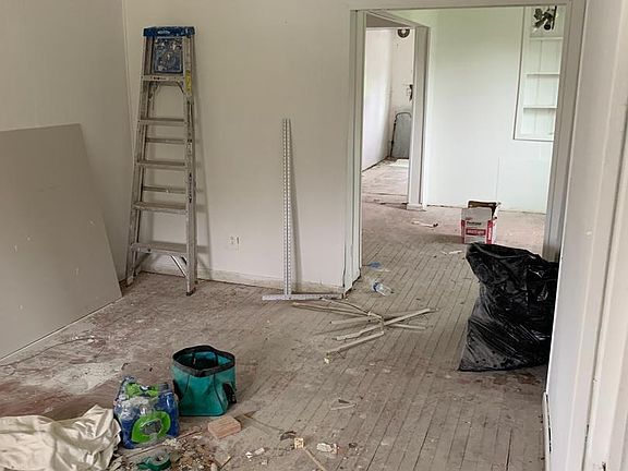 4th image of 3021 Stafford St