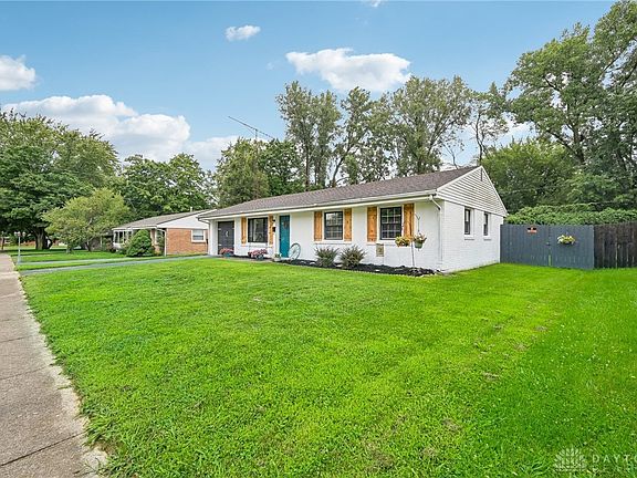 4th image of 431 Amsterdam Dr