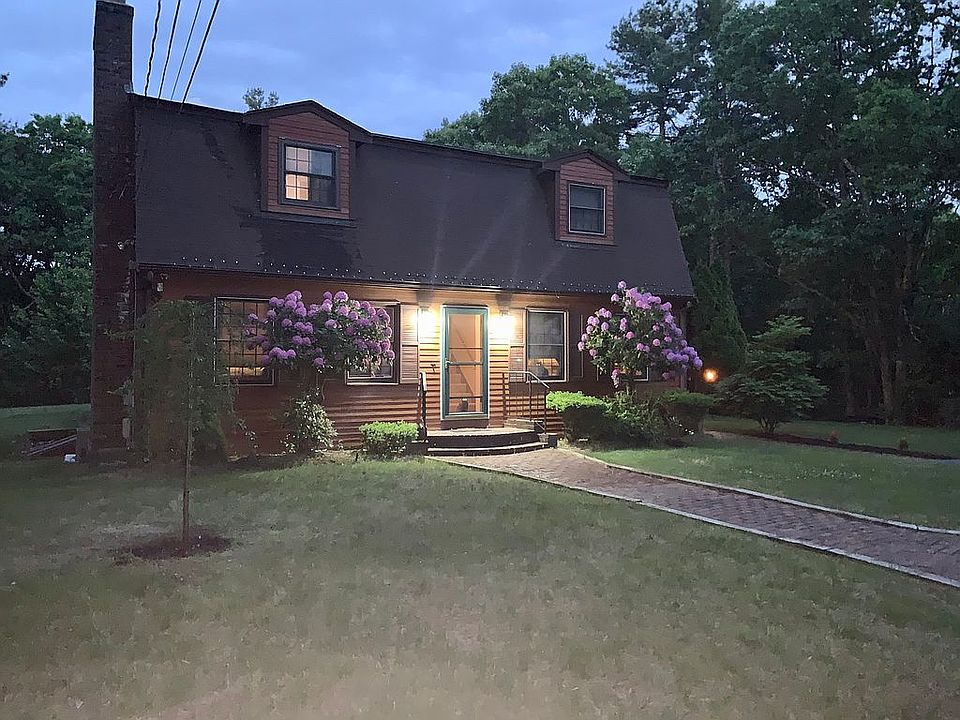 1st image of 154 Seekonk St