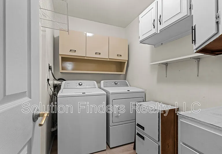 211 Crocker Dr #1 — Photo 14