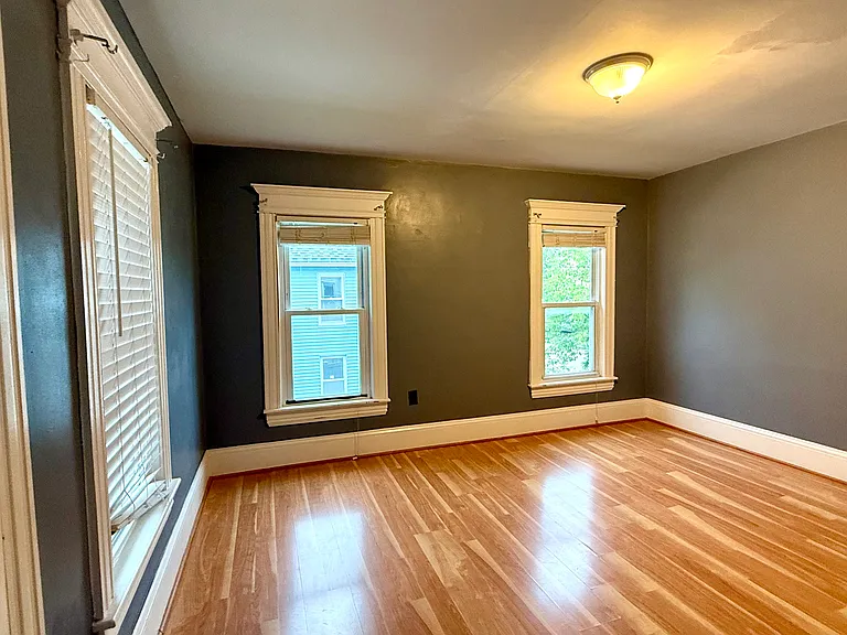 110 Florence Ct — Photo 11