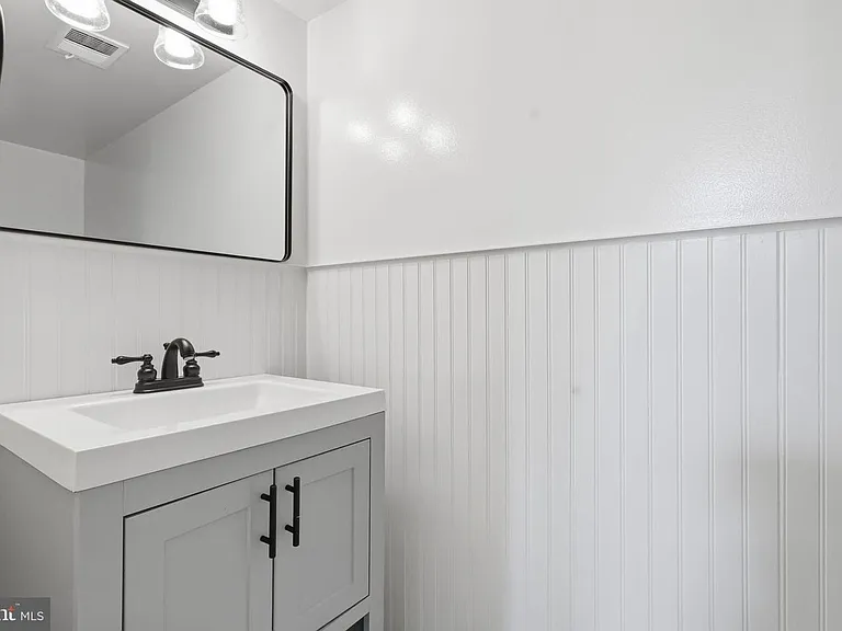 7690 Green Garland Dr — Photo 15