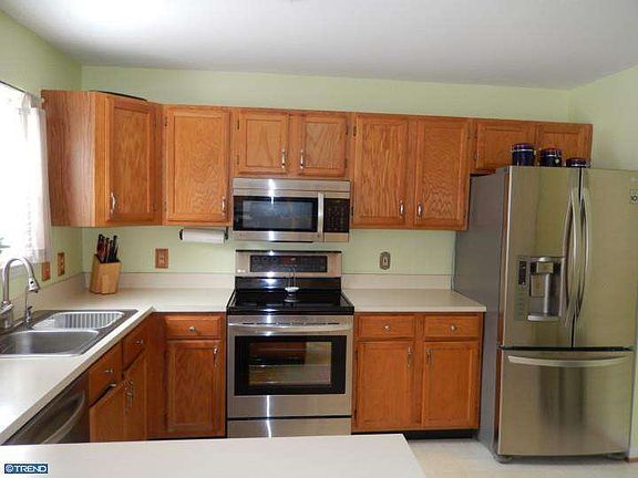4th image of 301 Revere Ct