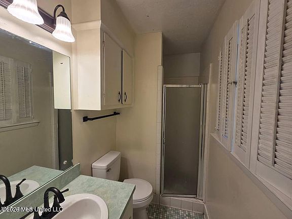 5th image of 215 Kilkenny Blvd
