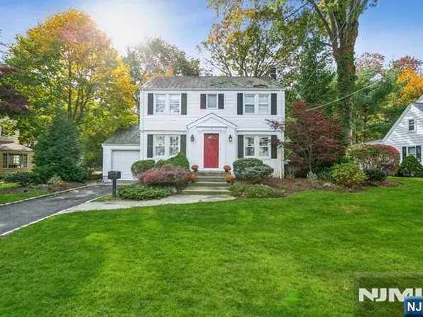 86 Windsor Road, Tenafly, NJ 07670