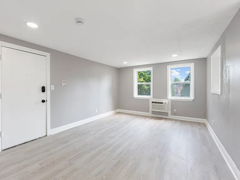 2601 Fairview Ave — Photo 6
