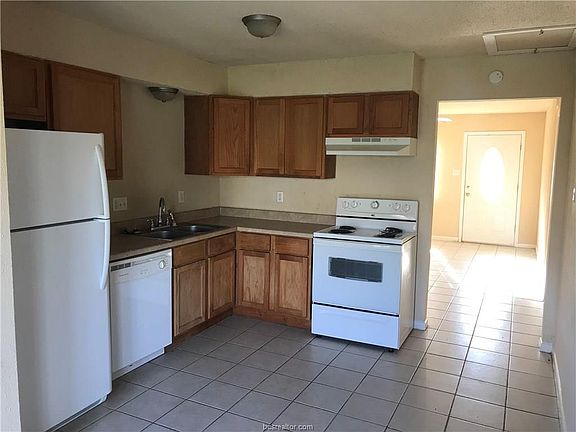 5th image of 1205 Georgia St