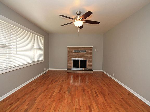 4th image of 2207 S Ozark Ave