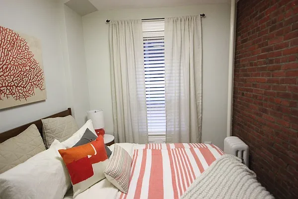 Rented by LJ Sloane Management | media 21