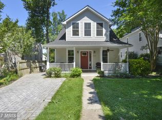 5719 8th St N, Arlington, VA 22205