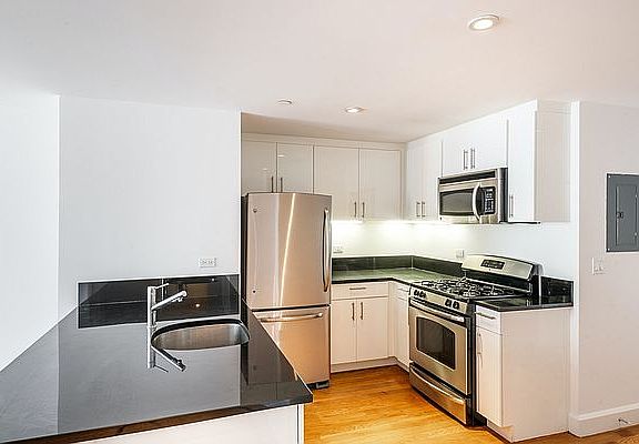 3rd image of 225 Schermerhorn St #25D