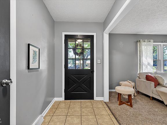 3rd image of 2364 W Del Mar Dr