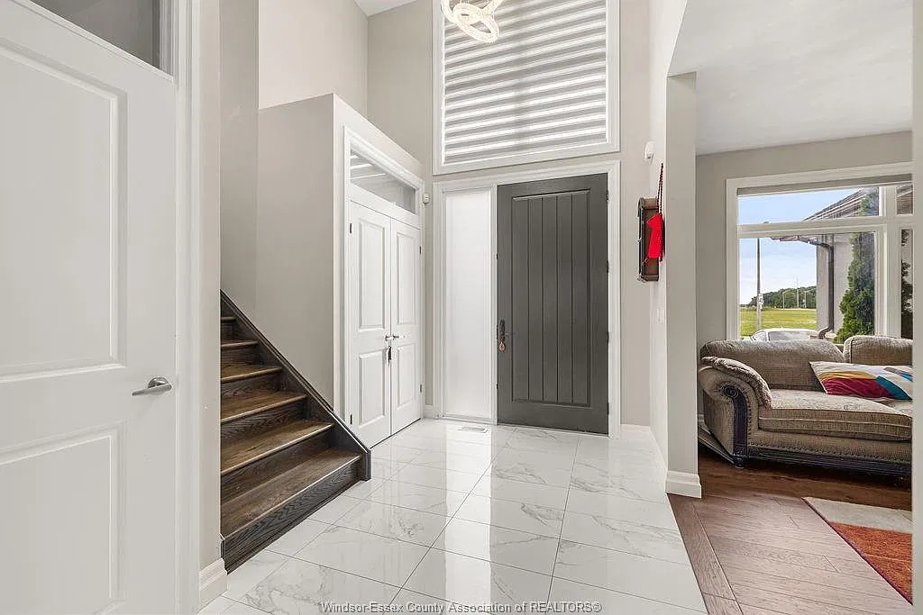 7 bed, 3.5 bath, $3,500 — Photo 4