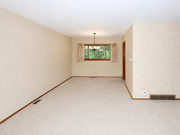 4th image of 3506 S Kilkenny Dr
