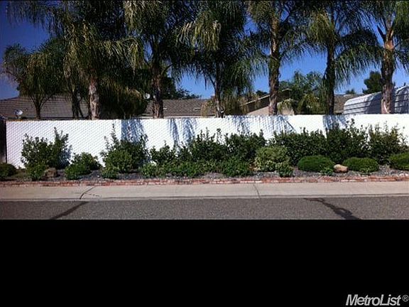 4th image of 1859 Redwood Ave
