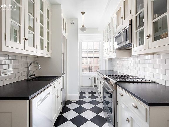 4th image of 333 E 68th St APT 6E