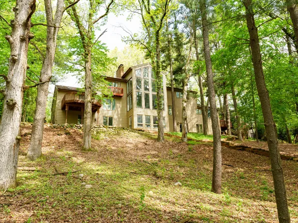7129 Lakeridge Pl, Kalamazoo, MI 49009