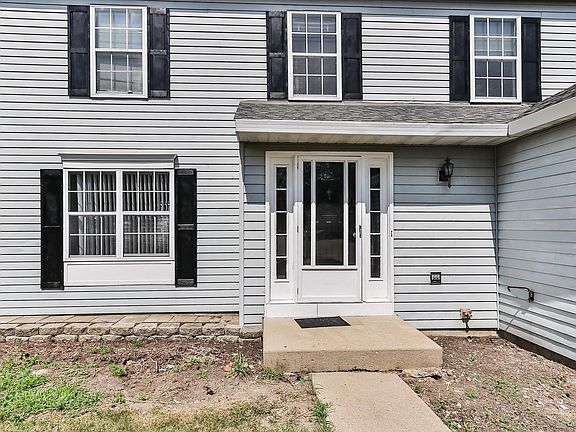 2nd image of 3S121 Barkley Ave