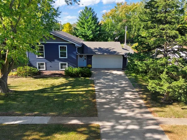 820 McIntosh Dr, Apple Valley, MN 55124