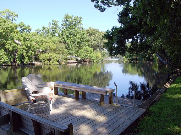 Dock w Fold Down Seats