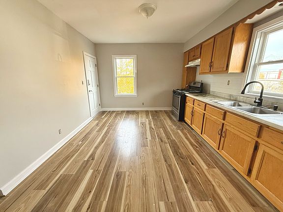 4th image of 13 Brooks Ave #2A