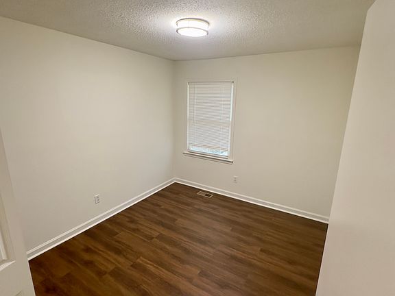 5th image of 14 Briarwood Ln #C