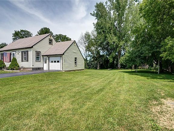 3rd image of 149 E Dauenhauer St