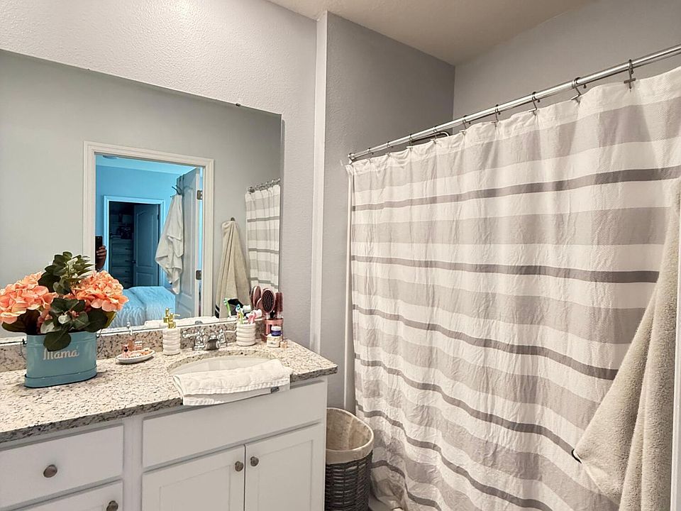 1st image of 605 Park Place Blvd #605