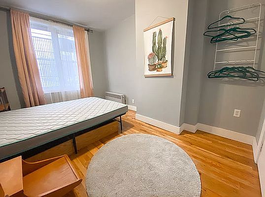 5th image of 216 Richardson St #1