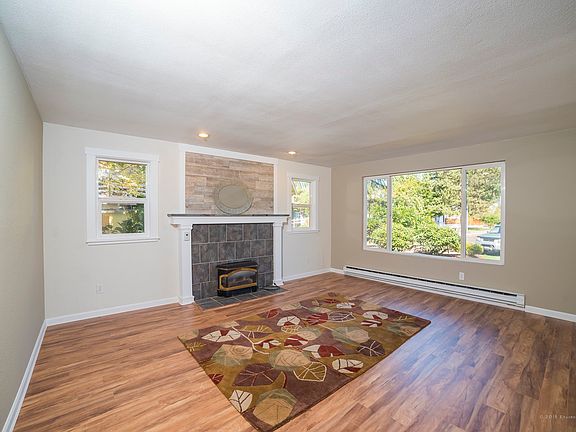 4th image of 6708 19th Dr NE