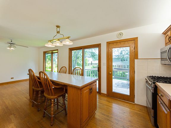 4th image of 421 N Everett Dr