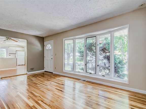 5th image of 35 Winnie Ln