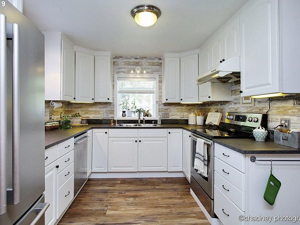 2nd image of 12326 SE Mill St