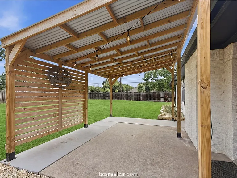 507 Lansing Ct — Photo 19