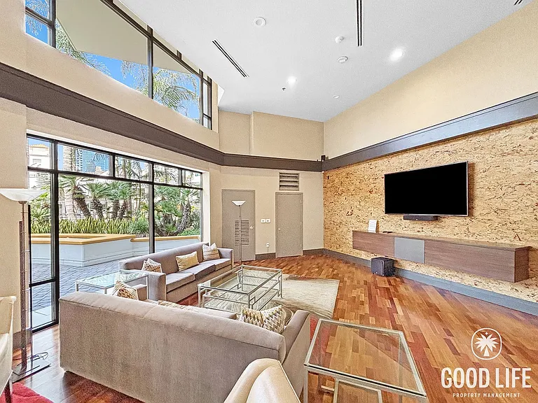 700 W Harbor Dr W #1306 — Photo 32