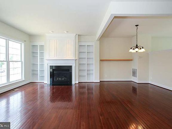3rd image of 14581 Crossfield Way #71A