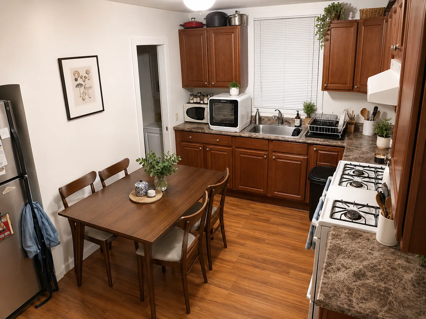 2 bed, 900 sqft, $2,450 — Photo 1
