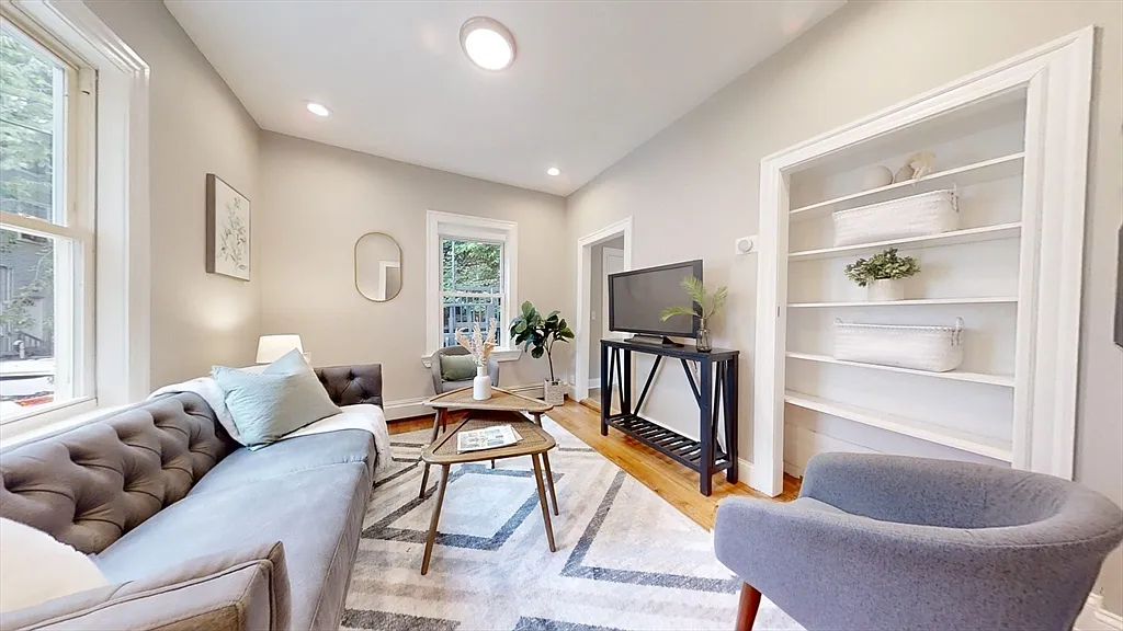 2 bed, 1.0 bath, 640 sqft, $3,155 — Photo 1