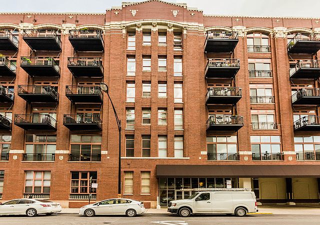 1st image of 360 W Illinois St APT 421