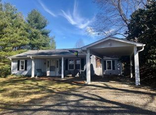 1679 Doe Run Rd, Hillsville, VA 24343